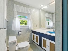 28 Edgeworth St, Weymouth MA 02189