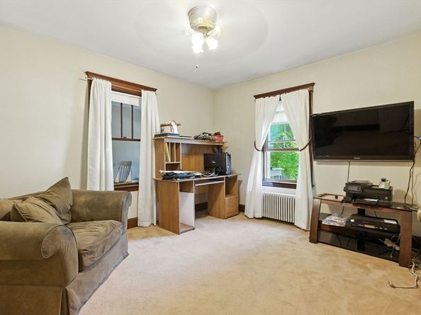 28 Edgeworth St, Weymouth MA 02189