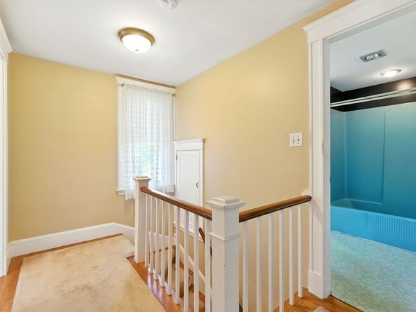 28 Edgeworth St, Weymouth MA 02189