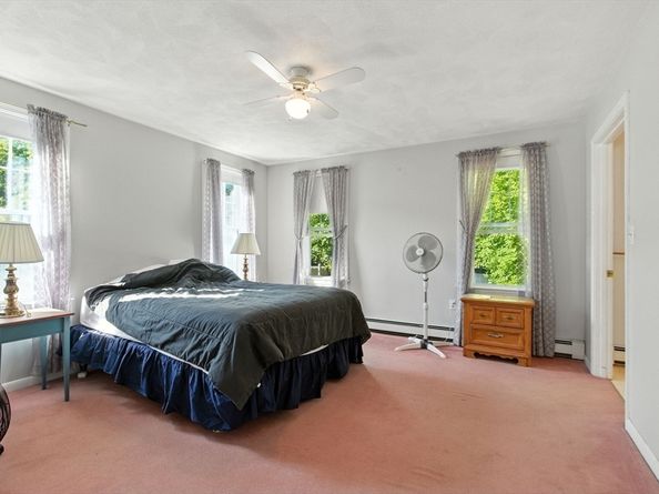 28 Edgeworth St, Weymouth MA 02189