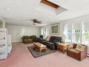 28 Edgeworth St, Weymouth MA 02189
