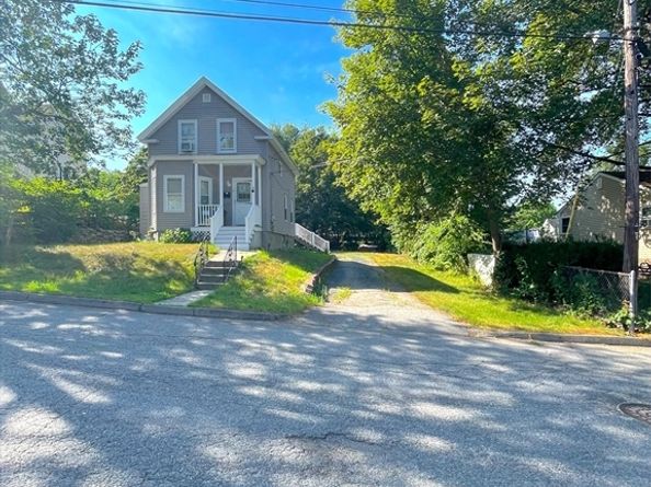 2 Keen St, Worcester MA 01603