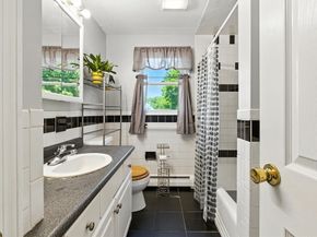 782 Bedford St, Whitman MA 02382