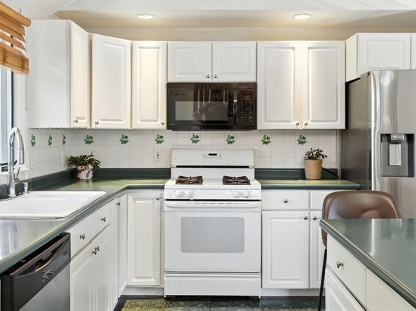 782 Bedford St, Whitman MA 02382