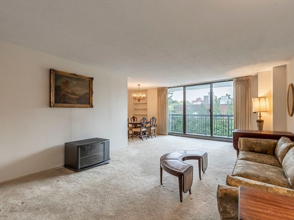 60 Longwood Ave. 403, Brookline MA 02446