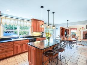 318 W Main St, Millbury MA 01527