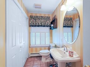 318 W Main St, Millbury MA 01527