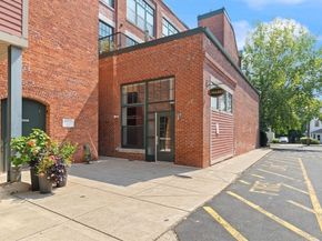 60 Dudley St 120, Chelsea MA 02150