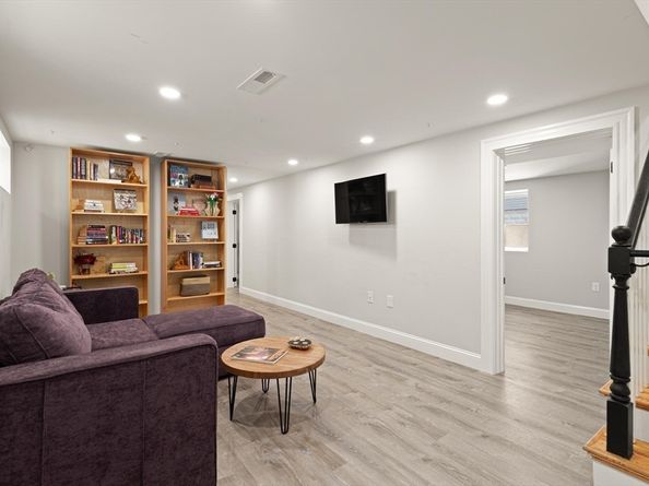 86 Chandler St 86, Arlington MA 02474