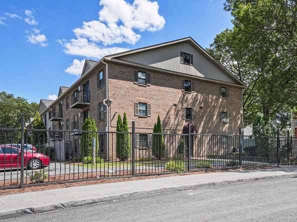 80 Stanton Street 21, Worcester MA 01605