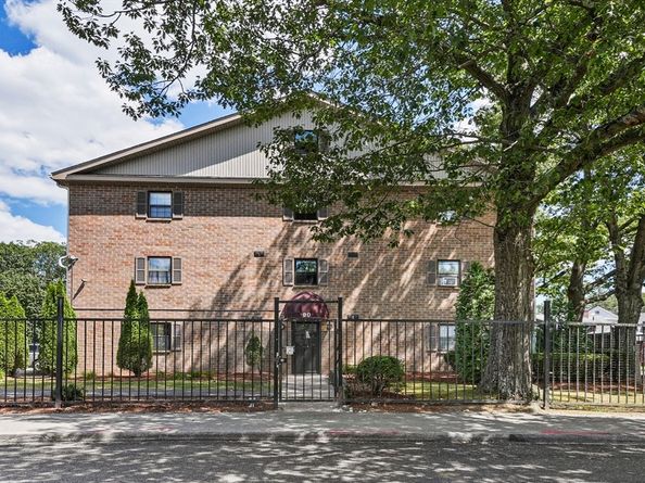 80 Stanton Street 21, Worcester MA 01605