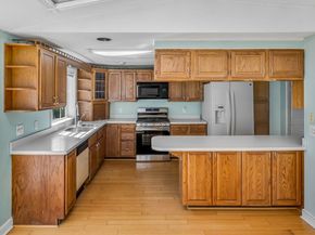 85 Fisher St, Medway MA 02053