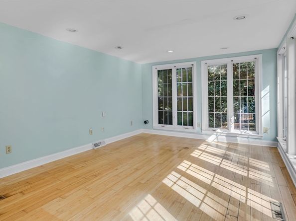 85 Fisher St, Medway MA 02053