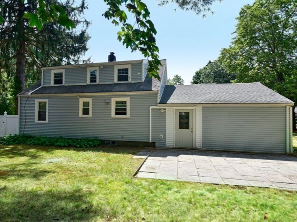 28 Norfolk Pl, Sharon MA 02067