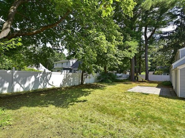 28 Norfolk Pl, Sharon MA 02067