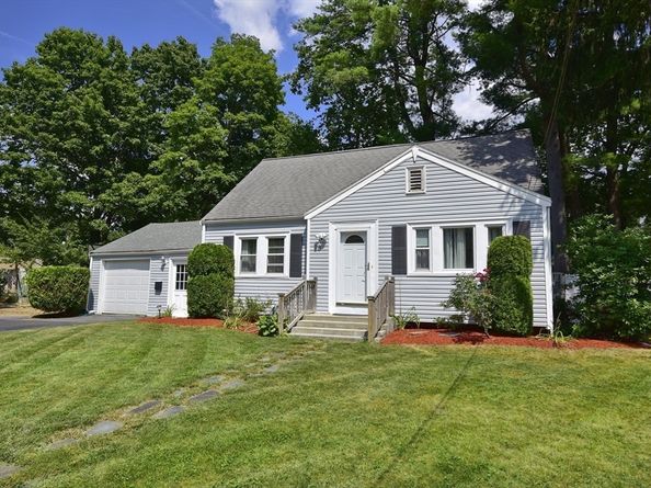 28 Norfolk Pl, Sharon MA 02067