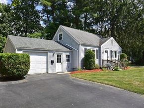 28 Norfolk Pl, Sharon MA 02067