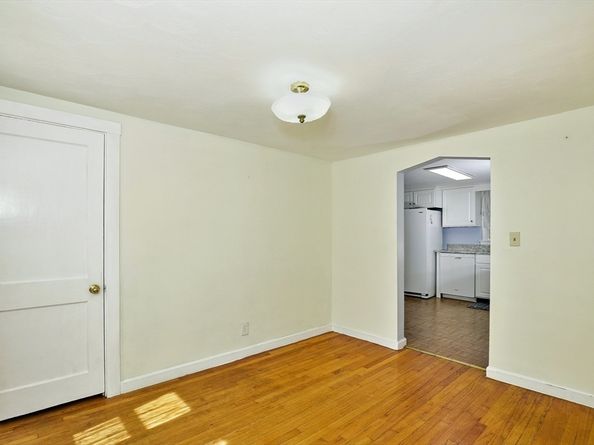 28 Norfolk Pl, Sharon MA 02067