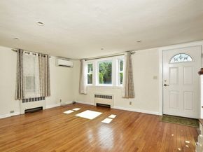 28 Norfolk Pl, Sharon MA 02067