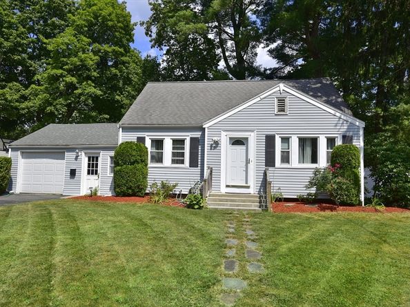 28 Norfolk Pl, Sharon MA 02067