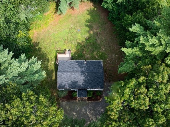 6 Brook St, Carver MA 02330