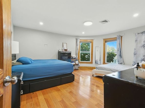 15 Milton St, Malden MA 02148