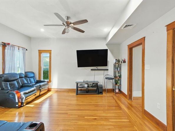 15 Milton St, Malden MA 02148