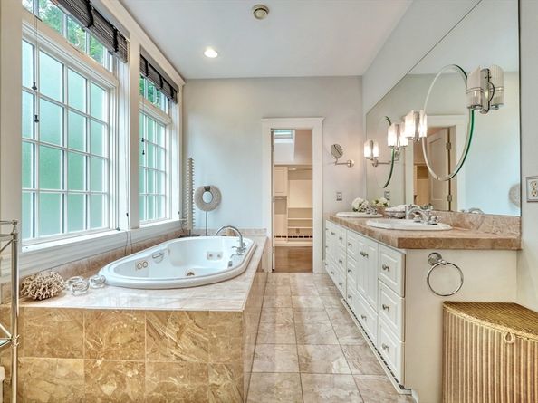 20 Grove Pl, Winchester MA 01890