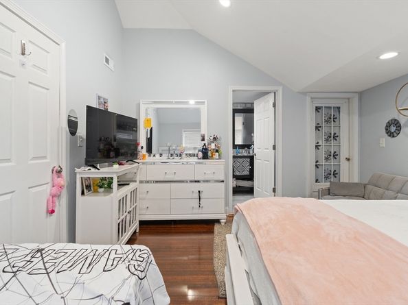 38-1/2 Ellsworth Rd, Peabody MA 01960