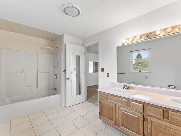 38 Haskell St, Westborough MA 01581