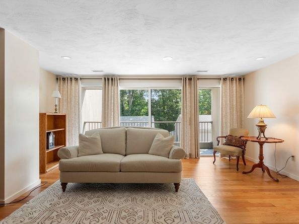 98 Mill Pond 98, North Andover MA 01845