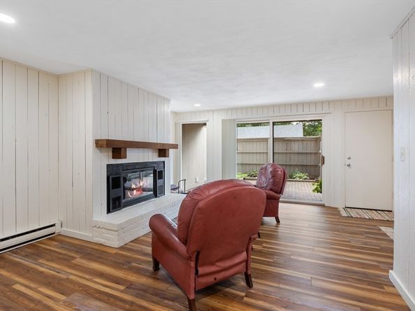 98 Mill Pond 98, North Andover MA 01845