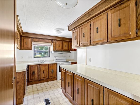 3-9 South Meadow Village, Carver MA 02330