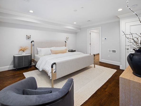 329 Commonwealth Ave One, Boston MA 02115