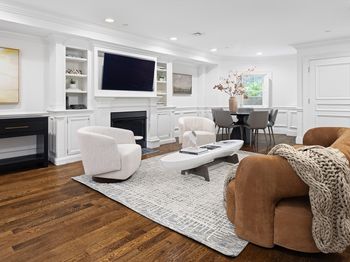 329 Commonwealth Ave