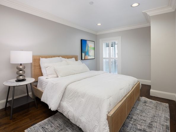 329 Commonwealth Ave One, Boston MA 02115