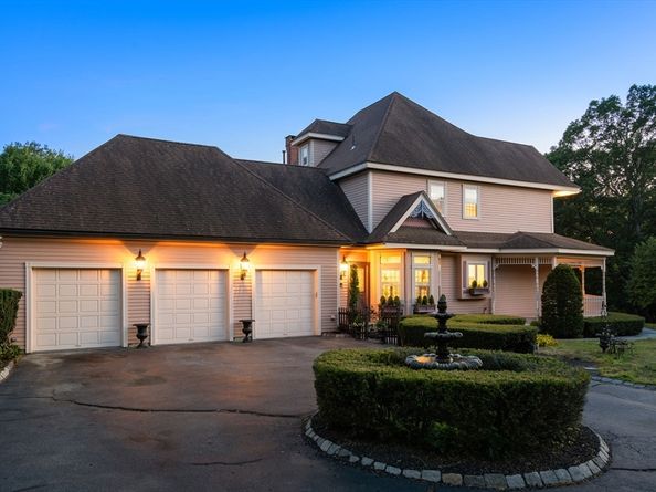 2 Country Way, Hopkinton MA 01748