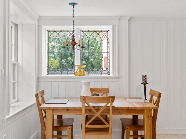 2 Country Way, Hopkinton MA 01748
