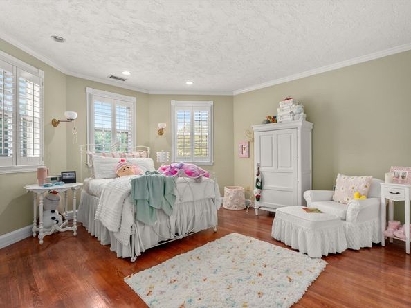 2 Country Way, Hopkinton MA 01748