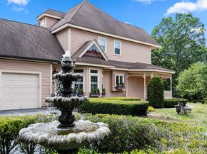 2 Country Way, Hopkinton MA 01748