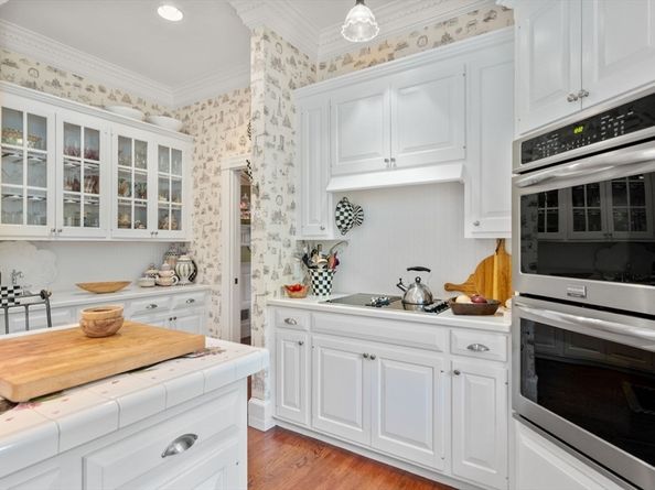 2 Country Way, Hopkinton MA 01748