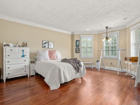2 Country Way, Hopkinton MA 01748