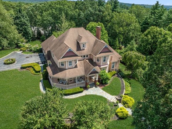 2 Country Way, Hopkinton MA 01748