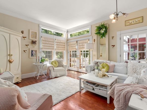 2 Country Way, Hopkinton MA 01748