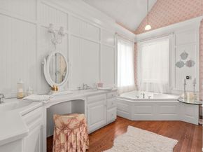 2 Country Way, Hopkinton MA 01748