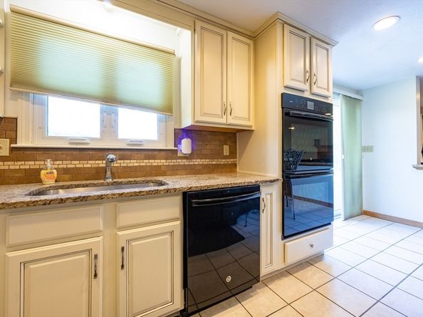 110 Cobblestone Lane, Bridgewater MA 02324