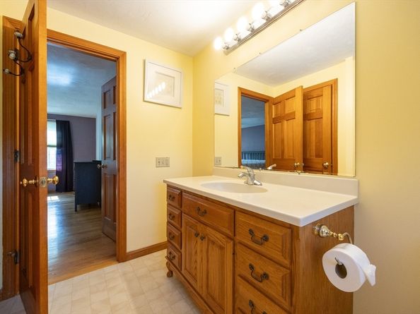110 Cobblestone Lane, Bridgewater MA 02324