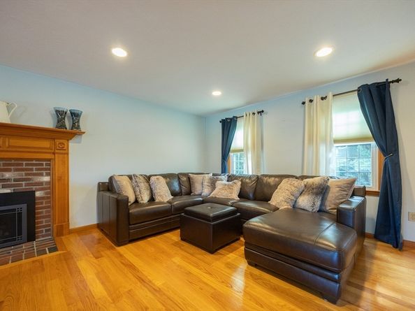 110 Cobblestone Lane, Bridgewater MA 02324