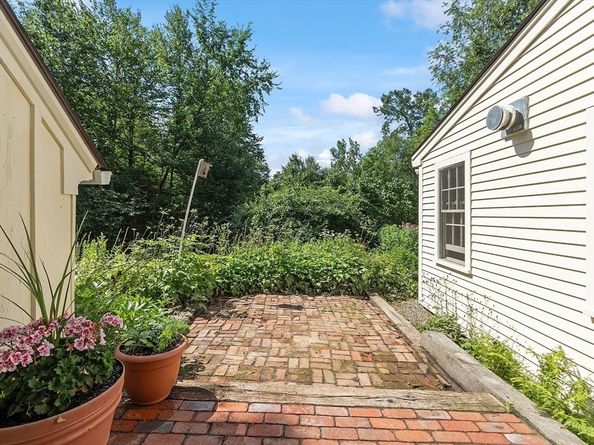 159 West Bare Hill Rd, Harvard MA 01451