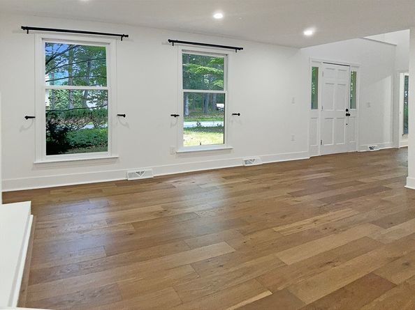 66 Patten Rd, Westford MA 01886